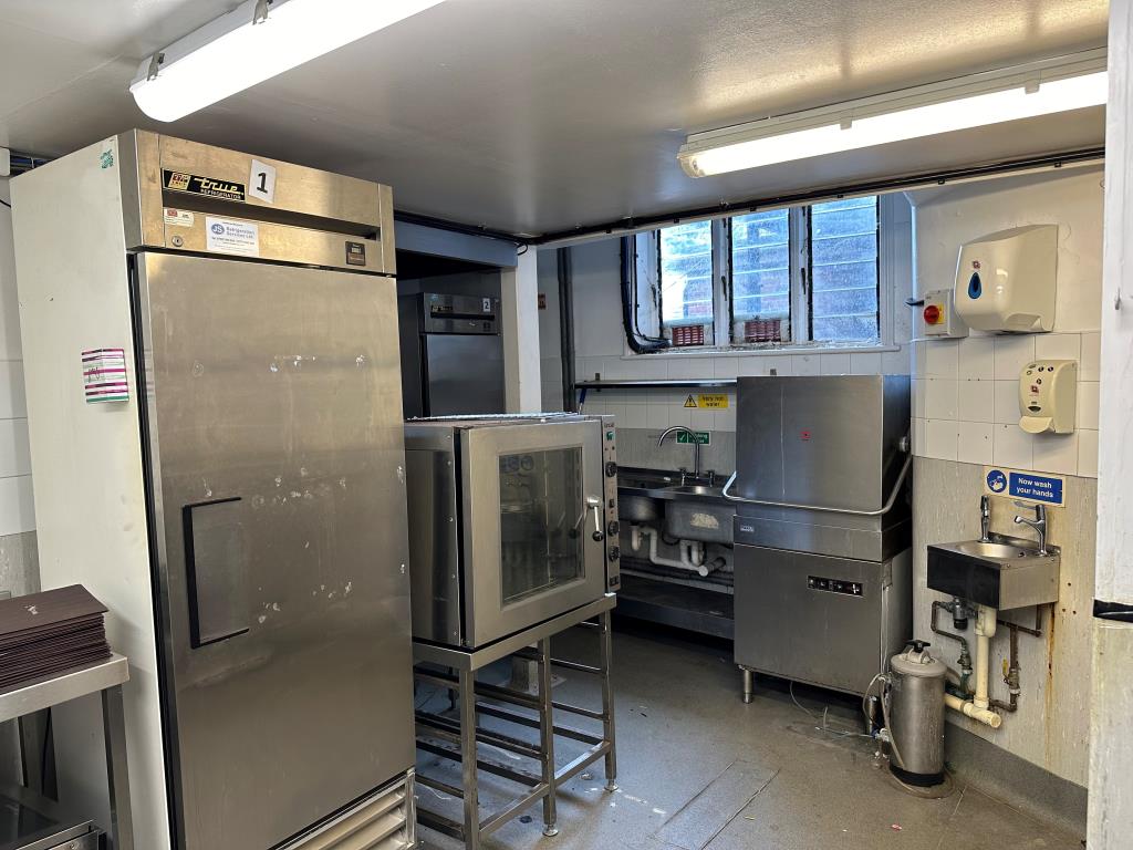 Lot: 9 - FORMER CAFÉ AND CARE FACILITY IN HIGH STREET - Ground floor Industrial Kitchen